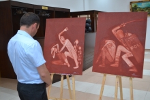 «Объединим усилия против пыток!». В Душанбе прошла выставка в поддержку жертв пыток