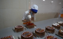 Откуда на стол душанбинцев попадают торты?