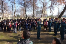 Под окнами душанбинского ветерана оркестр сыграл мелодию «День Победы»