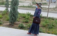 СМИ: В Ашхабаде оштрафовали женщину за ношение маски от коронавируса