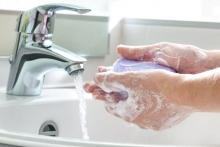 Помыть за 60 секунд. Как правильно мыть руки, чтобы не заразиться коронавирусом