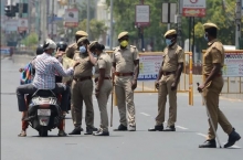 Индия закрылась на самый жёсткий карантин в мире: людям запретили выходить из дома