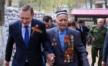 95-летний ветеран из Согда награжден юбилейной медалью к 75-летию Победы
