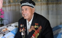 Ветераны в Бободжонгафуровском районе получили юбилейные награды