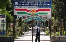 Минздрав Таджикистана: 136 врачей с пневмонией госпитализированы в больницу в Душанбе
