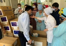 Гумпомощь лично в руки. Евросоюз и ЮНИСЕФ раздали врачам Таджикистана более 138 тыс. СИЗ