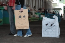Стартап, который нам нужен: Кто займётся производством бумажных пакетов и матерчатых сумок?