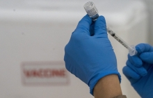 В центрах вакцинации в Узбекистане будут прививать от коронавируса по 70 человек в день