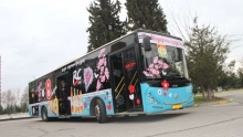 ПРЯМОЙ ЭФИР: По дорогам Душанбе курсирует бесплатный автобус с подарками для женщин