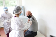 В поликлиниках Ташкента стартует вакцинация 