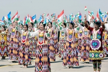 Как Эмомали Рахмон встретил Шавката Мирзиёева