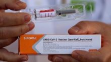 Ученые заявили об эффективности использования двух разных вакцин против дельта-штамма