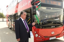 Президенту показали новые междугородние автобусы, произведенные в Таджикистане