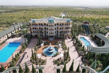Парк, флагшток и туристический комплекс. Что открыл президент Таджикистана в Восе?