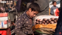Заработать на кусок хлеба. Дети в Кабуле пытаются прокормить свои семьи