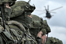 Минобороны России заявило, что не наносит удары по украинским городам, Зеленский ввел военное положение по стране