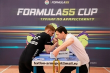 В Душанбе прошёл турнир «FORMULA55 CUP» по армрестлингу