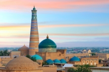 Узбекистан снимет все коронавирусные ограничения для туристов