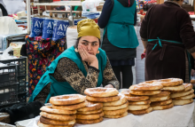 Что Таджикистан покупает в больших количествах и что продает?