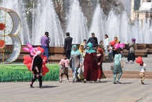 В какой республике Центральной Азии самый высокий размер среднемесячной номинальной зарплаты?