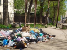 Как жители Душанбе превращают столицу в мусорную свалку