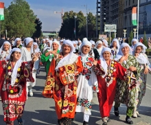 В Кулябе состоялся фестиваль национальной одежды