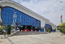 Аз либосу паҳпод то чархбол. Дар намоишгоҳи маҳсулоти нассоҷӣ ва дигар молҳои Тоҷикистону Қирғизистон чӣ ба маъраз гузошта шуд?